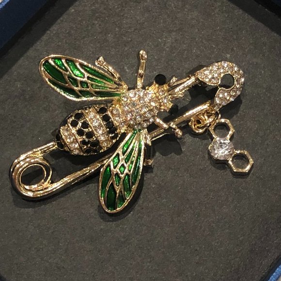 Bee Pin Brooch - Picture 4 of 5
